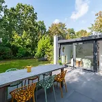 Prázdninový dům In Sint Maartenszee With Garden Views *