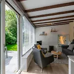 Prázdninový dům In Sint Maartenszee With Garden Views