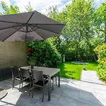 In Sint Maartenszee With Garden Views