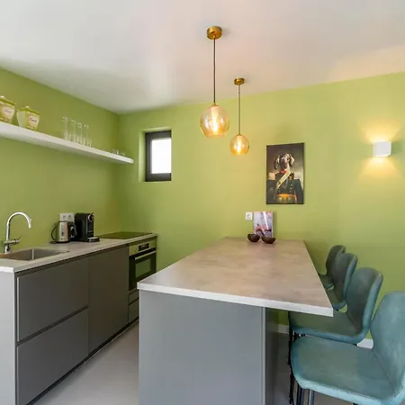 In Sint Maartenszee With Garden Views