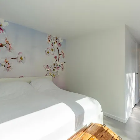 Feriehus In Sint Maartenszee With Garden Views