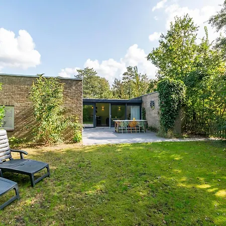 In Sint Maartenszee With Garden Views Feriehus