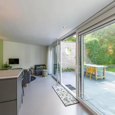 In Sint Maartenszee With Garden Views