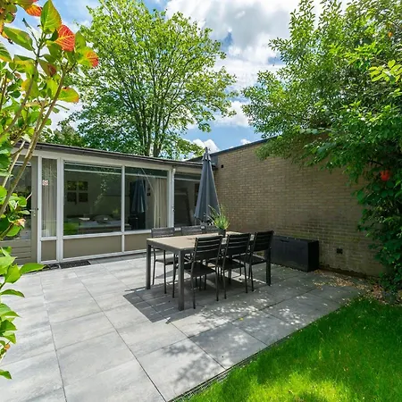 In Sint Maartenszee With Garden Views Feriehus