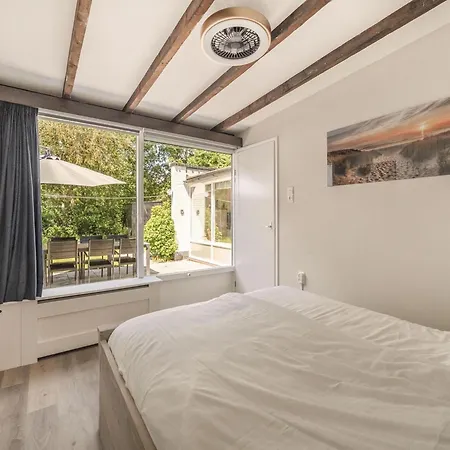 Feriehus In Sint Maartenszee With Garden Views Sint Maartensvlotbrug