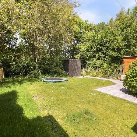 In Sint Maartenszee With Garden Views