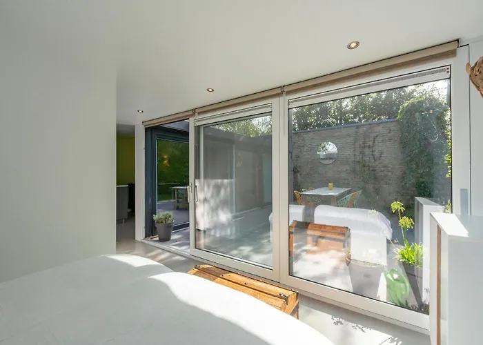 In Sint Maartenszee With Garden Views *