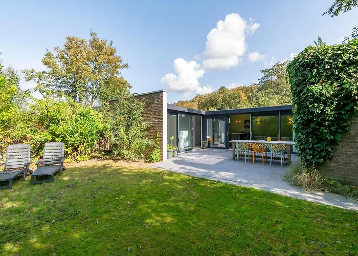 In Sint Maartenszee With Garden Views Sint Maartensvlotbrug