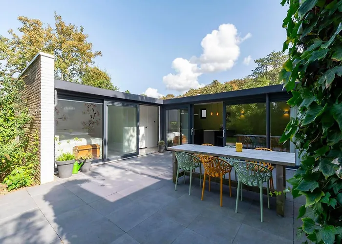 In Sint Maartenszee With Garden Views Дом отдыха