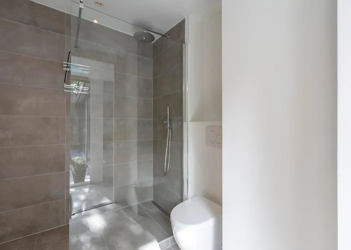 Дом отдыха In Sint Maartenszee With Garden Views