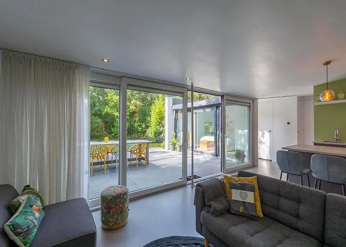 In Sint Maartenszee With Garden Views * Sint Maartensvlotbrug