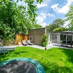 In Sint Maartenszee With Garden Views *
