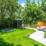 In Sint Maartenszee With Garden Views
